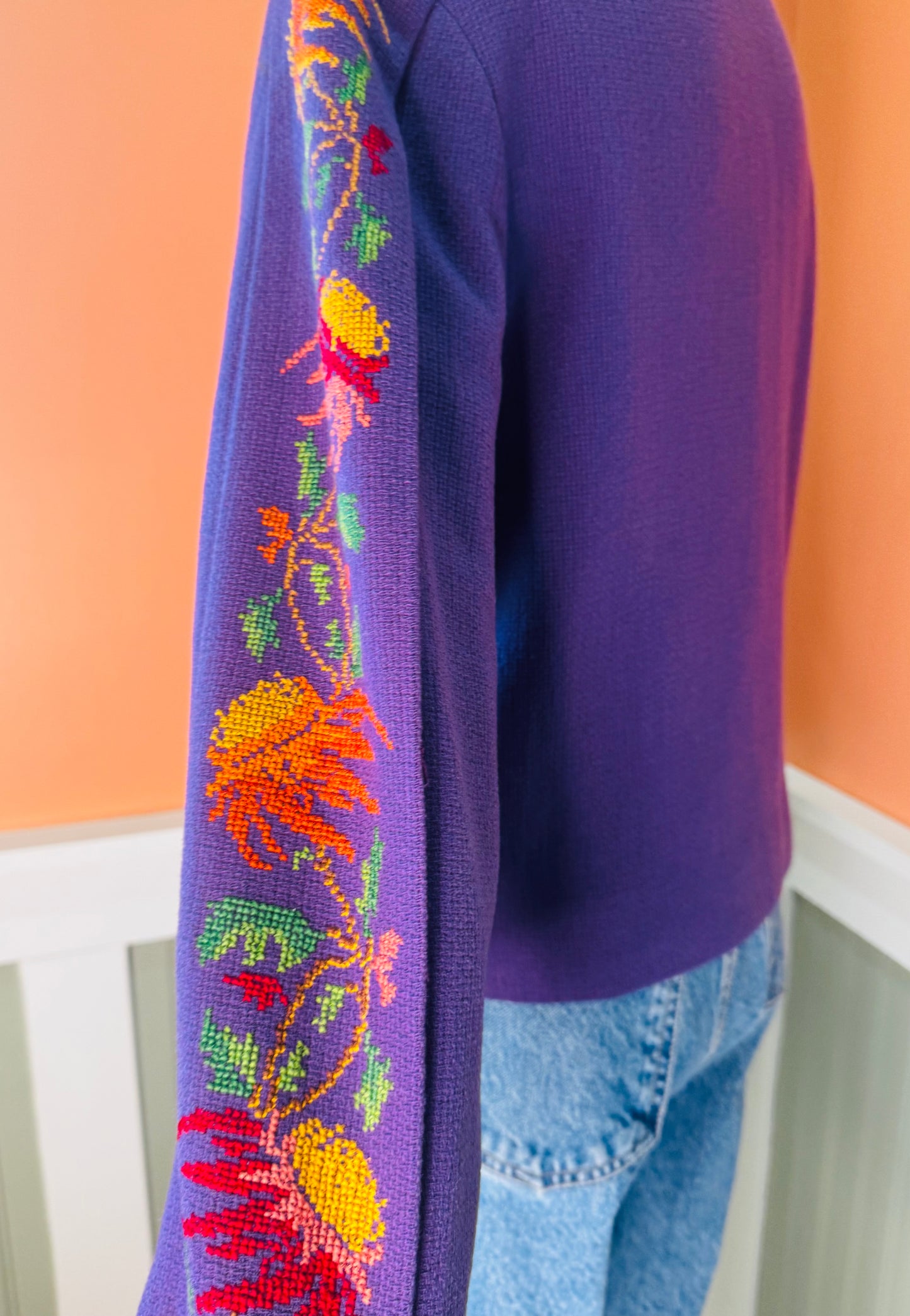 1960s Embroidered Sleeve Cropped Jacke