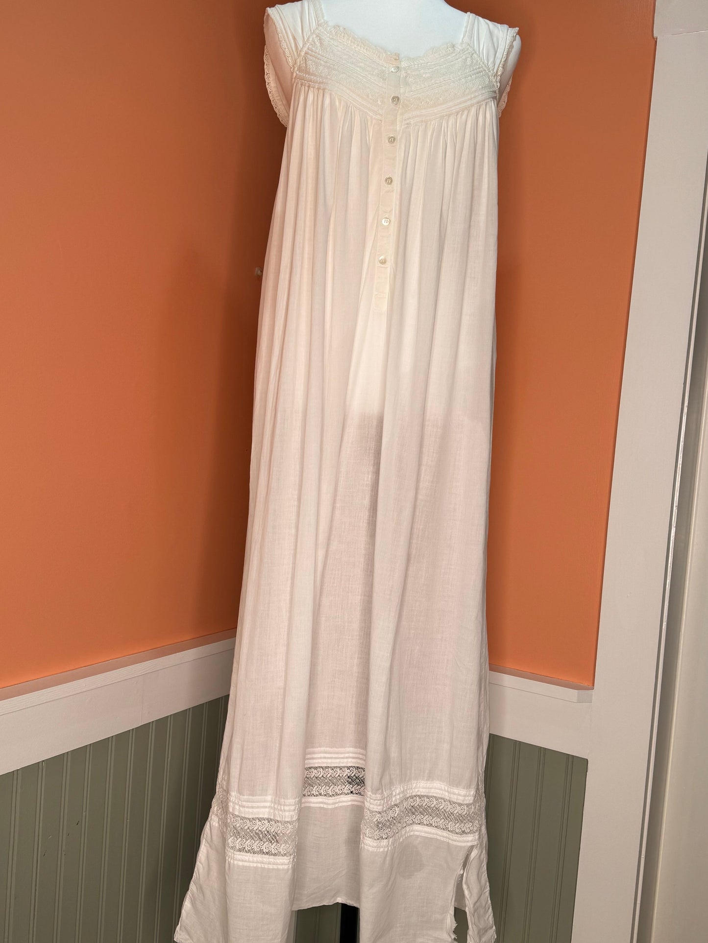 Vintage Eileen West Cotton Nightdress | Romantic Prairie Maxi       *Thoughtfully styled to show the many ways this dress can move with you.